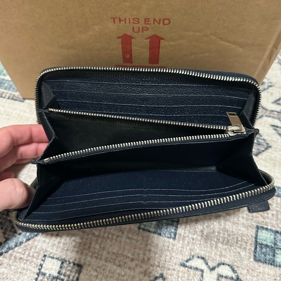 Saint Laurent YSL - Picture 3 of 5